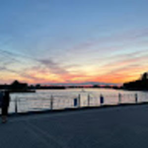 Meet your Posher, Leslie